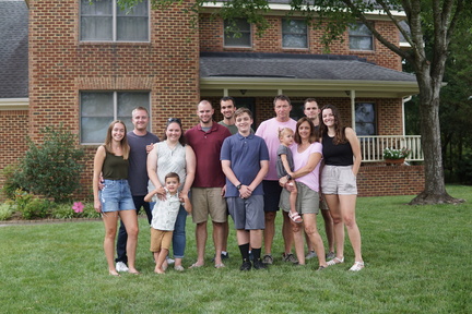 2022-08-02 family photo